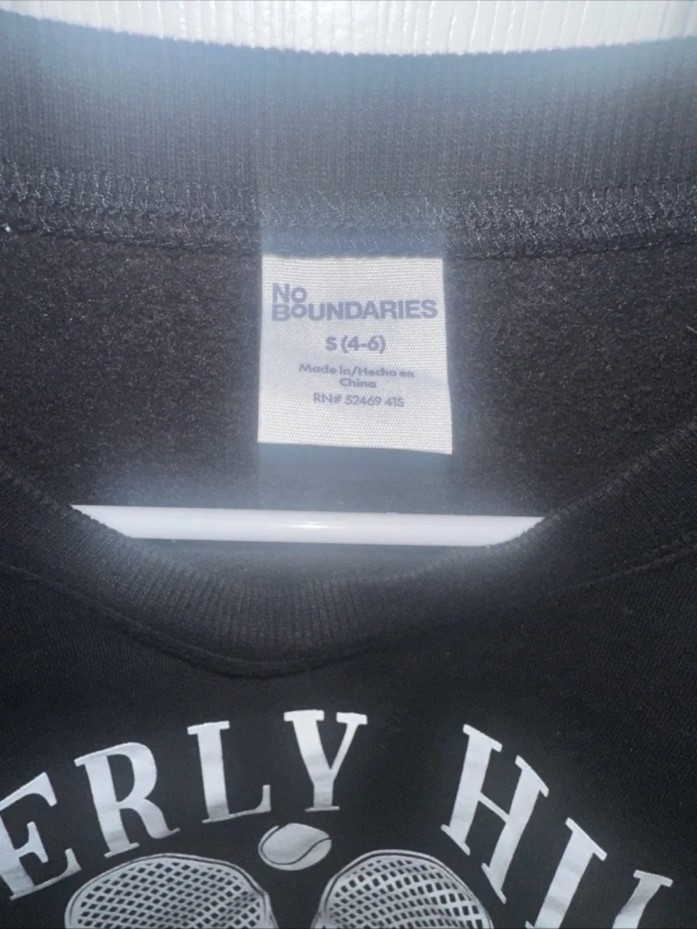 No Boundaries Black Graphic Crewneck Sweatshirt oversized- size Small - Picture 4 of 4